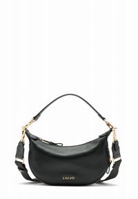 Sac à main en cuir noir avec une silhouette incurvée, des accents de quincaillerie dorée et une bandoulière amovible. Affiche le nom de la marque "LIUJO" à l'avant.