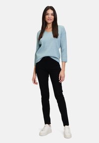 Betty Barclay PERFECT BODY- MIT STEPPUNGEN - Jean slim - Schwarz