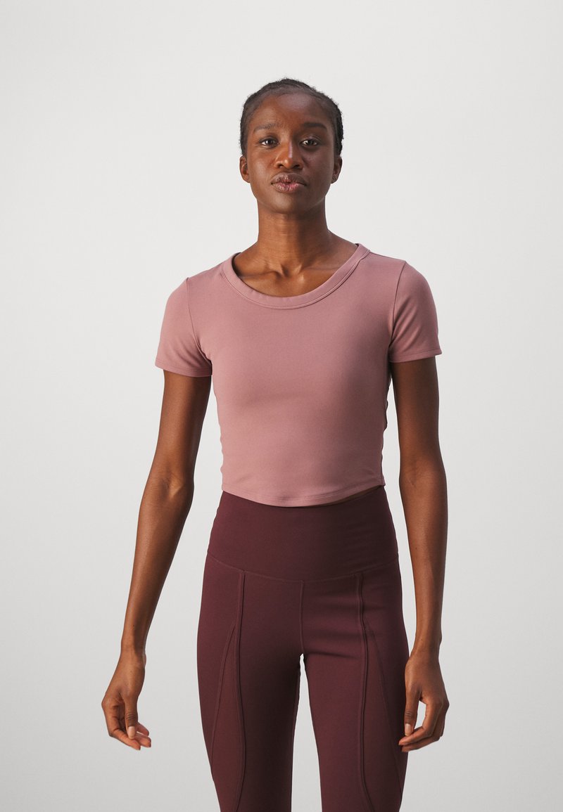 Nike Performance ONE FITTED TOP - Sportovní tričko - smokey mauve/black
