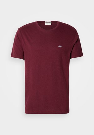 Camiseta de manga corta en burdeos con cuello redondo y pequeño logo bordado en blanco de GANT en el lado izquierdo del pecho.