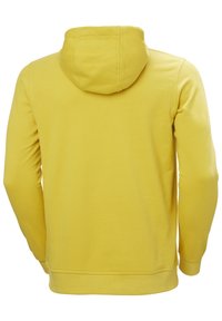 Sudadera amarilla con capucha ajustable, puños acanalados y una textura suave. Presenta un diseño simple sin patrones ni logotipos visibles.