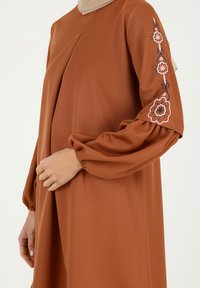 Modanisa CREW NECK TAVIN - Tunikaer - ochre