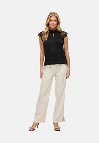 VILA MIT KURZEN ÄRMELN VISIMPLY  - Blūze - black