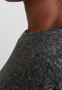 s.Oliver Strickpullover - mottled black