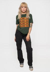 Paradiso Clothing BLINK-182 LOGO REPEAT - Print T-shirt - green
