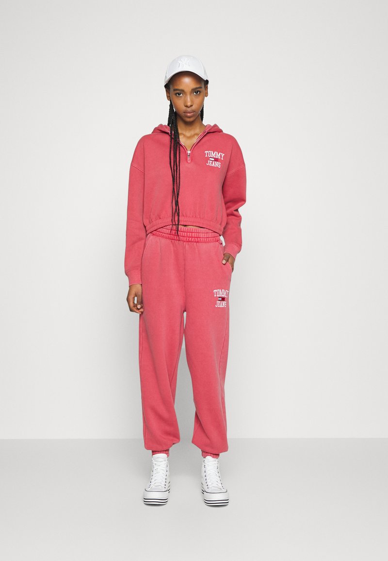 tommy jeans tracksuit bottoms