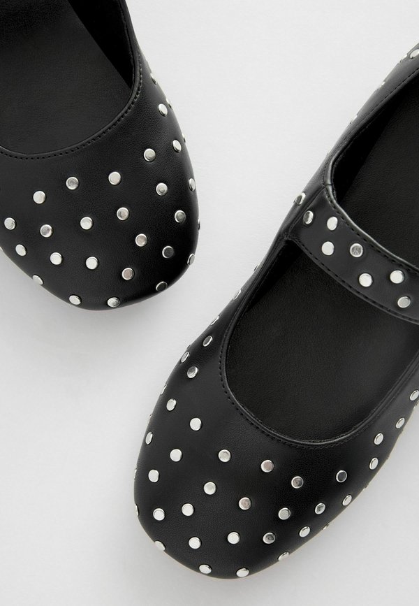 STUDDED MARY JANE – REGULAR FIT – Riemchenballerina