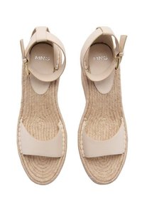Mango Sandale s punim potplatom - beige
