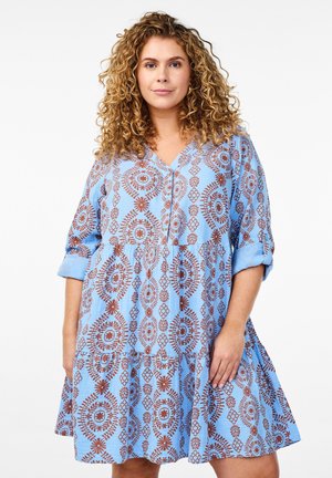 Zizzi AUS GEMUSTERTEM - Denní šaty - della r blue aop
