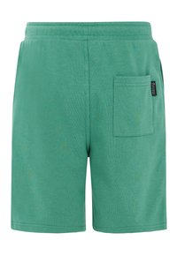 Groene katoenen short met een elastische tailleband, voorzien van een patchzak op de achterkant en een klein merklabel. Gladde textuur, casual ontwerp.