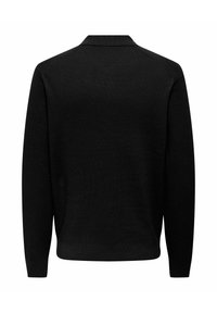 Schwarzer gestrickter Pullover mit einem Kragen-Halsausschnitt, langen Ärmeln und geripptem Textil. Verfügt über einen geraden Schnitt und ein einfaches Design.