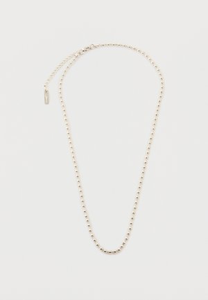 Zilveren ketting met kleine ronde kralen en een verstelbare sluiting, afgebeeld tegen een witte achtergrond.