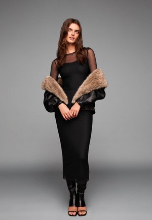Bershka Vapaa-ajan mekko - black