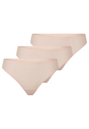 Drie paar licht beige slipjes met een naadloos ontwerp, een gladde textuur en een lage tailleband. Het materiaal lijkt zacht en rekbaar.