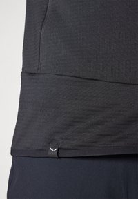 Thumbnail Image 6