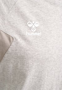 Hummel Jednoduché tričko - light grey