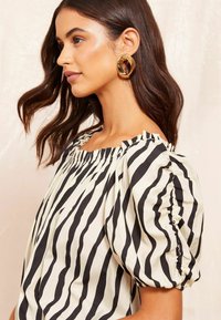 Friends Like These OFF THE SHOULDER   - Blúzka - black white