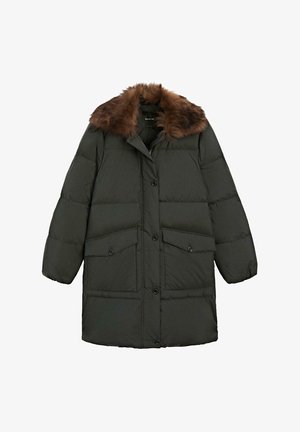 Giacca invernale imbottita verde scuro con grande colletto di pelliccia sintetica marrone, chiusura frontale con bottoni e due tasche con patta e bottone.