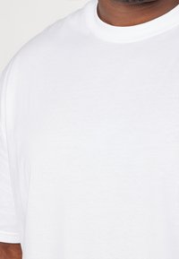 YOURTURN UNISEX - Jednoduché tričko - white