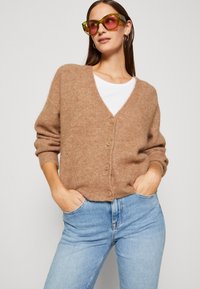Mos Mosh THORA V-NECK - Cardigan - cinnamon swirl