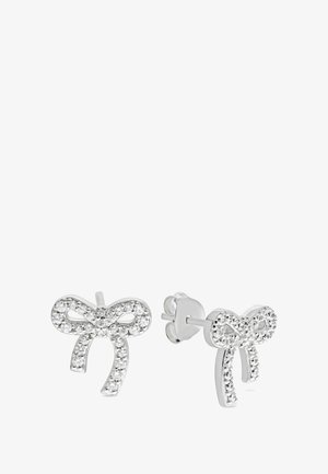 Boucles d'oreilles en argent en forme de nœud, ornées de cristaux transparents, avec une finition polie et des fermoirs papillon.