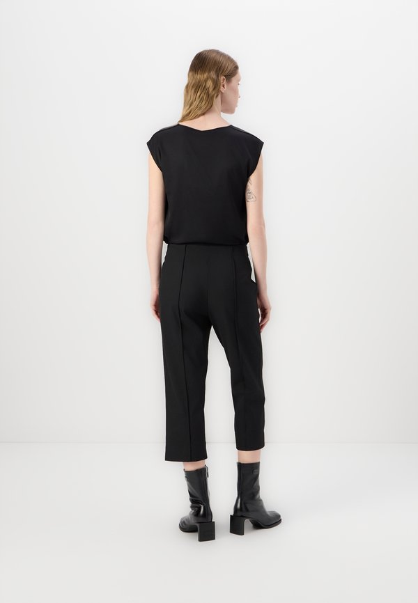 SACORLA TROUSERS - Trousers3