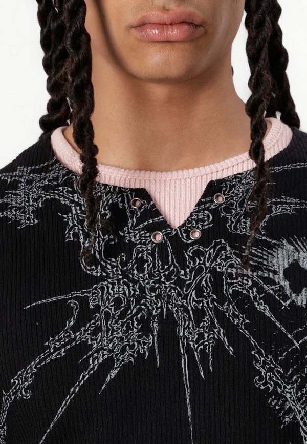 CROSS TATTOO DOUBLE LAYER TOP UNISEX - Long sleeved top3