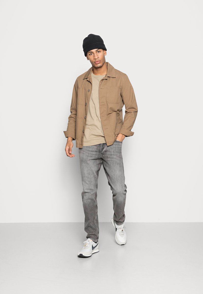 Herren Skinny Fit | G-Star TRIPLE A STRAIGHT Jeans Straight Leg burten black stretch denim faded carbon/grey denim - YO43095 Herren Skinny Fit | G-Star TRIPLE A STRAIGHT Jeans Straight Leg burten black stretch denim faded carbon/grey denim - YO43095