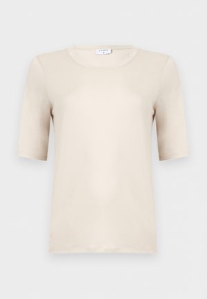 Roomkleurig T-shirt met korte mouwen en een ronde hals, met een gladde textuur en een zichtbaar merkembleem in de kraag.