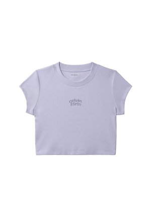 Hellviolettes, kurz geschnittenes Ripp-T-Shirt mit kurzen Ärmeln und "Calvin Klein" in passendem Garn auf der Brust bestickt.