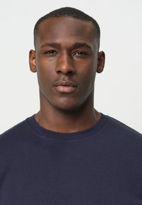 PROFUOMO SHORT SLEEVE - T-shirt - bas - navy