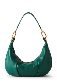 Borsa a tracolla verde in pelle con un design arrotondato e morbido. Presenta una sola tracolla e dettagli in metallo dorato. Texture liscia, senza motivi visibili.