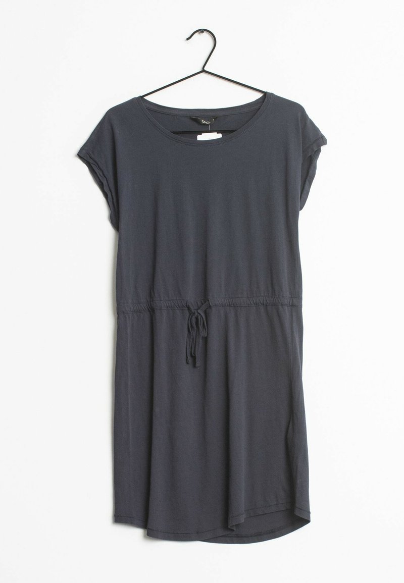 Robe gris foncé jusqu'aux genoux avec manches courtes retroussées, taille élastique avec cordon de serrage, et texture de tissu douce et lisse.