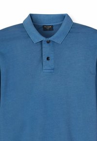Blaues Poloshirt aus Baumwolle mit klassischem Kragen, Dreiknopf-Leiste und kurzen Ärmeln. Glatte Textur mit dezentem Glanz.