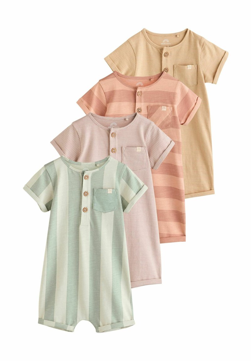 Vier kortekorte jumpsuits van ribgebreid materiaal met knopen, een zak en verschillende kleuren: mintgroen, roze strepen, lichtroze en beige.