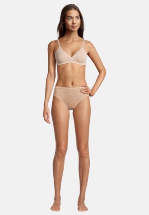 Beige bra and matching high-waisted panties, made of smooth material. Soft, adjustable straps and minimal seams for comfort.