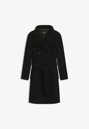 Czarny długi płaszcz dwurzędowy z szerokimi klapami, z zapięciem na guziki, wiązaniem w talii i kieszeniami bocznymi, leżący na białym tle.