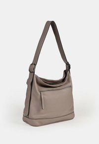 Harmaa nahkainen olkalaukku, jossa on leveä runko, yläaukko ja etuvetoketjutasku. Mukana on pitkä, säädettävä hihna, jossa on rei'ityksiä.