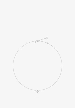 Collana d'argento con catena sottile, con un piccolo ciondolo a forma di cuore. Il cuore ha una superficie liscia ed è posizionato centralmente sulla catena.