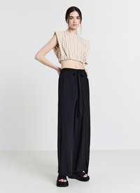 Calliope CON PANNELLI UNITA - Stoffhose - ultrablack