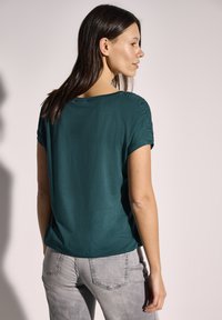 Cecil MIT RAFFUNG - T-shirts print - grün