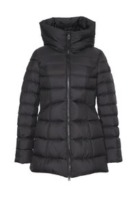 Giacca puffer nera con colletto alto, zip anteriore e pannelli cuciti. Presenta una superficie liscia e lucida e una lunghezza moderata.