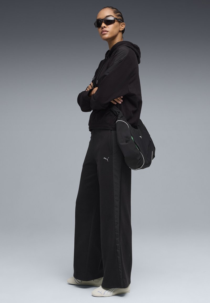 Puma HER HIGH-WAIST WIDE-LEG - Teplákové kalhoty - black