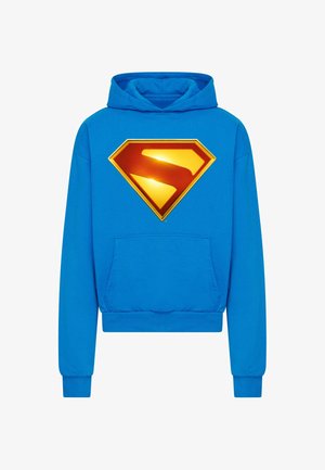 Kék kapucnis pulóver pamut keverékből, kenguru zsebbel. A mellkasán nagy sárga-narancs Superman logó látható.