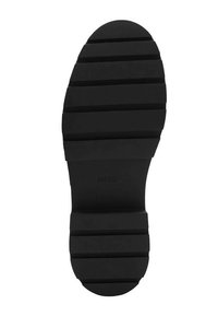 Mango Kids Čevlji brez vezalk - black