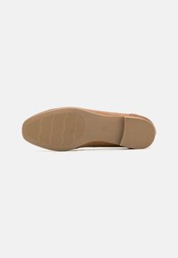 Marco Tozzi Loaferit/pistokkaat - cognac