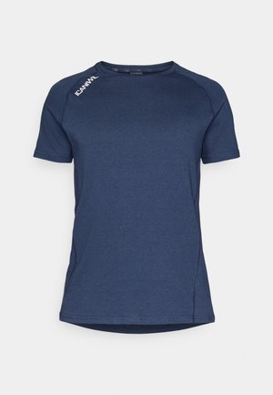 Ναυτικό μπλε αθλητικό μπλουζάκι κοντό μανίκι με στρογγυλή λαιμόκοψη, μανίκια ραγκλάν και λευκές ραφές. Περιέχει το λογότυπο "I CAN WIL" στον ώμο.