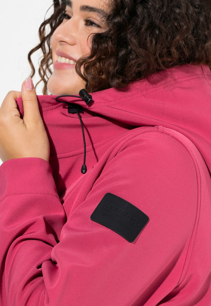 HYPRAR lange softshell-jas, waterafstotend, capuchon - Ulla Popken