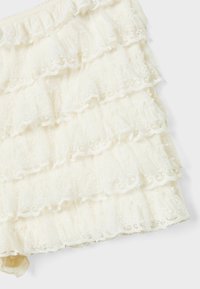 Stradivarius Shorts - white