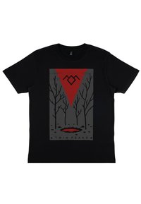 Černé tričko s grafickým designem červeného trojúhelníkového motivu se stromy, šedým pozadím a nápisem "TWIN PEAKS" ve spodní části.